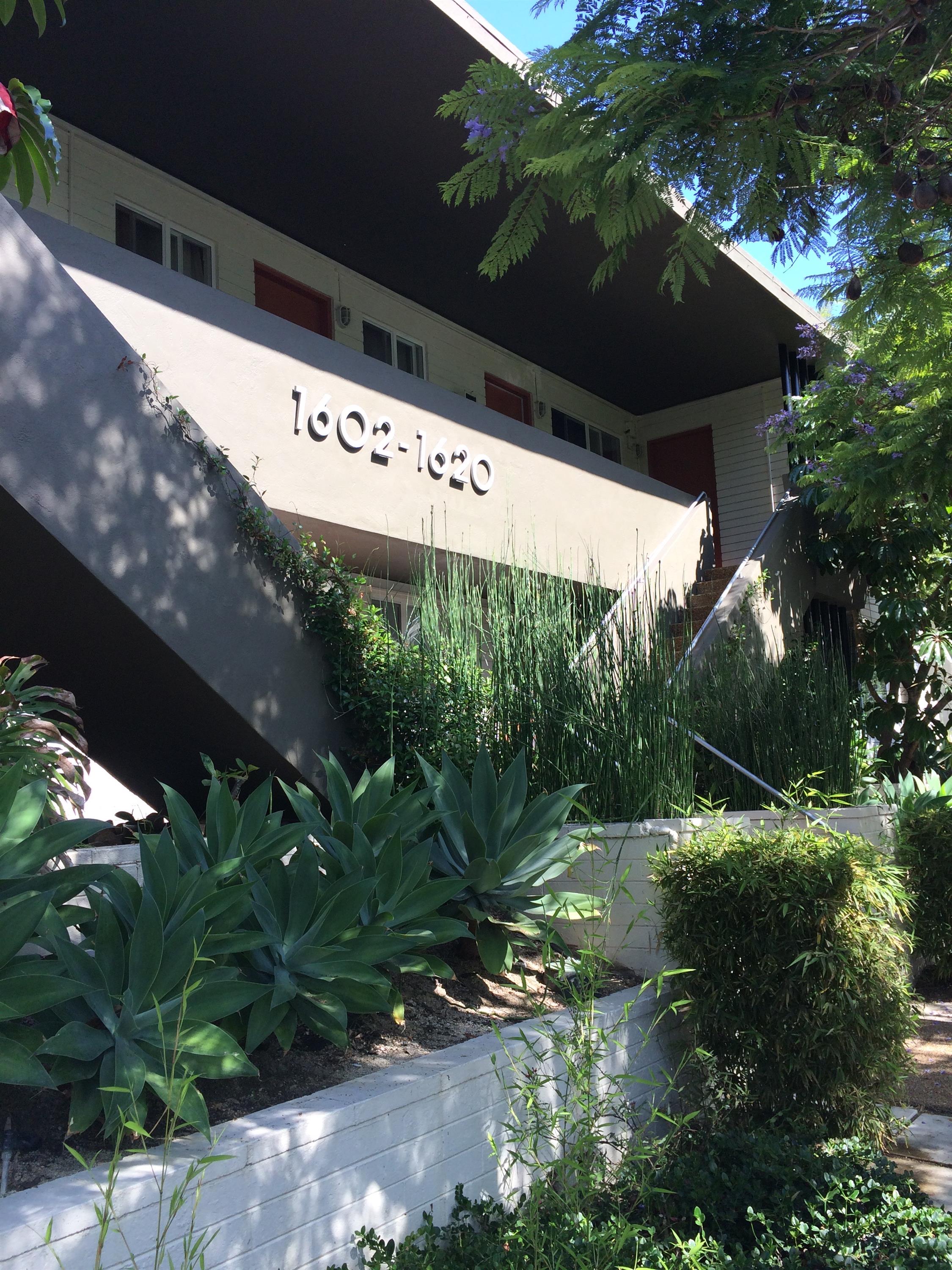 8th Avenue - 1608